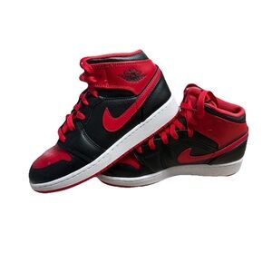Nike Air Jordan 1 Mid Alternate Bred sneaker Black Red Size 5.5 Youth